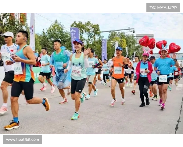 辽宁马拉松盛会激情开跑连接全省城市共享健康运动魅力探索海滨风情